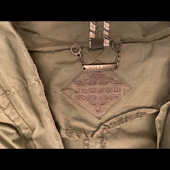 Distressed looking jacket - Picture 2 of 3